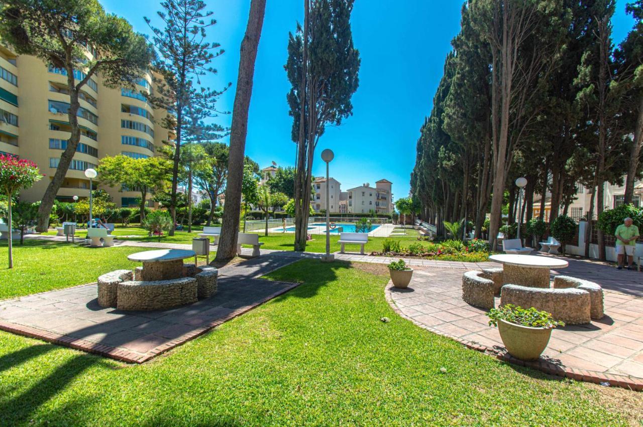 El Rocio En La Playa De Cariluela Apartment Torremolinos Luaran gambar