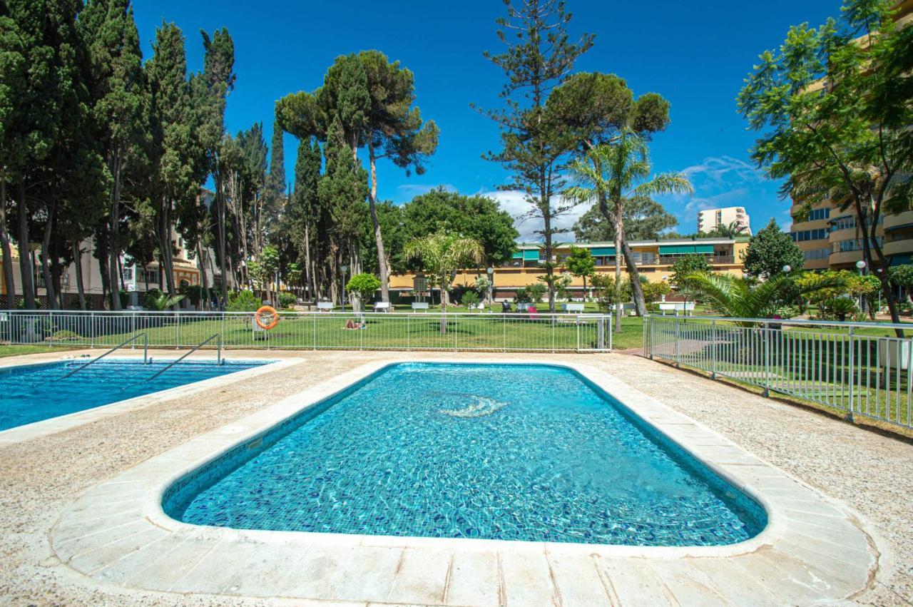 El Rocio En La Playa De Cariluela Apartment Torremolinos Luaran gambar